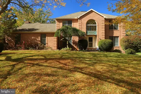 1737 Cambridge Dr, State College, PA 16803