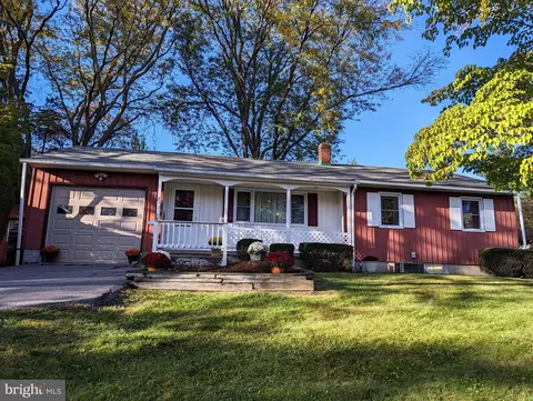 233 Kimport Ave, Boalsburg, PA 16827