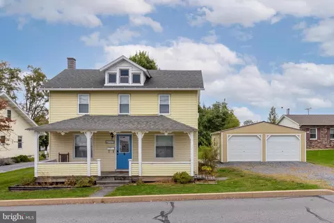137 S Main St, Pleasant Gap, PA 16823