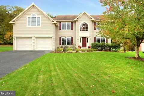 63 Greenmeadow Ln, Port Matilda, PA 16870