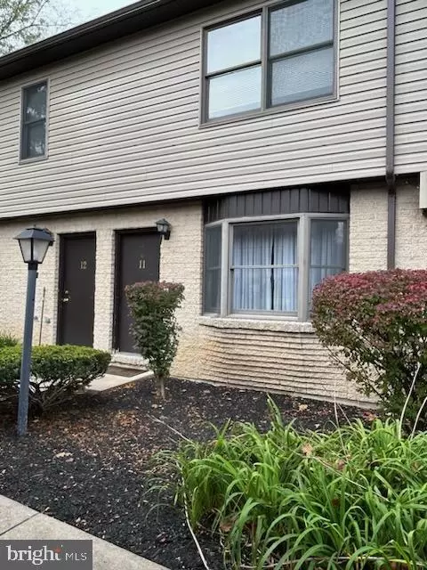 915 Southgate Dr #11, State College, PA 16801