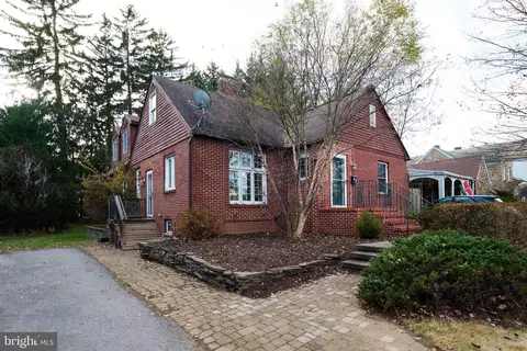 216 High St, State College, PA 16801