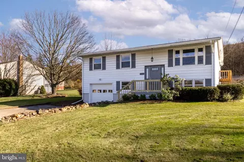 670 Kansa Ave, Pennsylvania Furnace, PA 16865