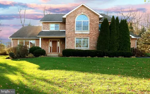 310 Dover Cir, State College, PA 16801