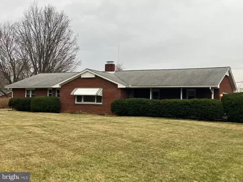 7 Holly Cir, State College, PA 16801