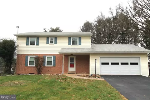 1607 Elizabeth Rd, State College, PA 16801