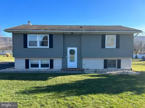1222 Doruss Dr, Bellefonte, PA 16823