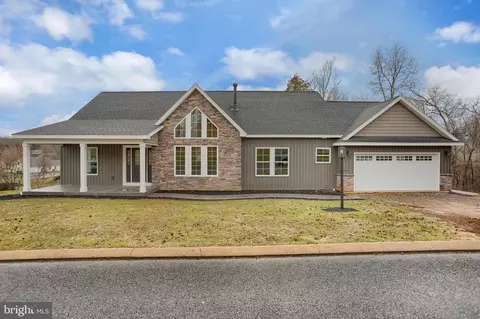 1214 Fox Meadow Cir, Bellefonte, PA 16823
