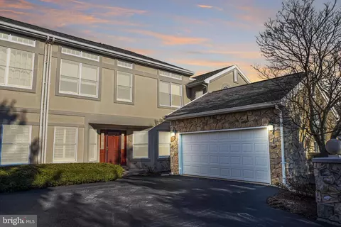 106 Asbury Ln, State College, PA 16801