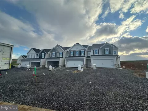 107 Broad Oak Ln, State College, PA 16803