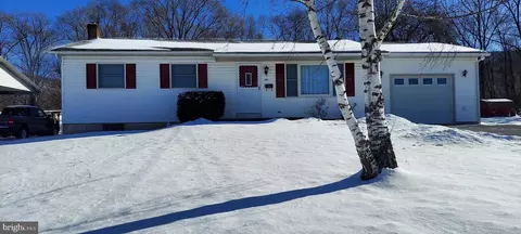 186 First Ave, Pleasant Gap, PA 16823