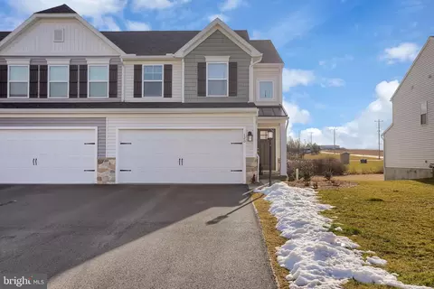 146 Magnolia Ln, State College, PA 16803