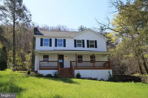 112 E Chestnut St, Pine Grove Mills, PA 16868