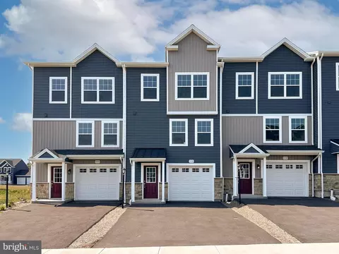 110 Dolomite Dr, Port Matilda, PA 16870