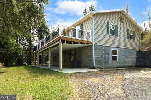 312 N High St, Port Matilda, PA 16870