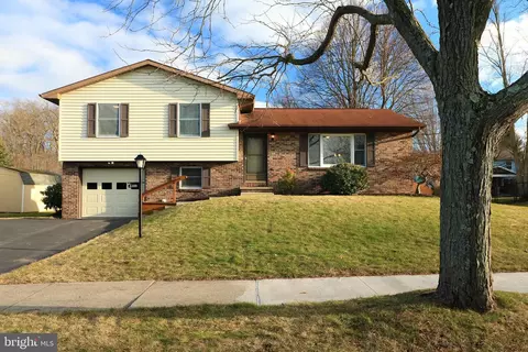 2288 Bristol Ave, State College, PA 16801