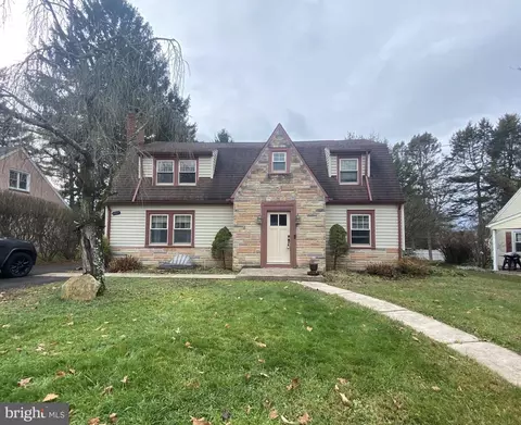 1109 Houserville Rd, State College, PA 16801
