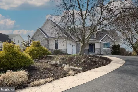 151 Chester Dr, Pine Grove Mills, PA 16868