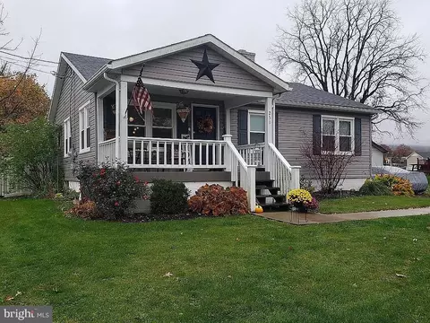 251 E Main St, Howard, PA 16841