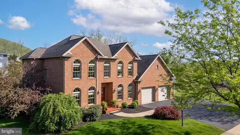 190 Holly Ridge Dr, State College, PA 16801