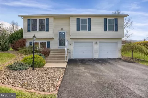 411 Meadow Ln, Bellefonte, PA 16823