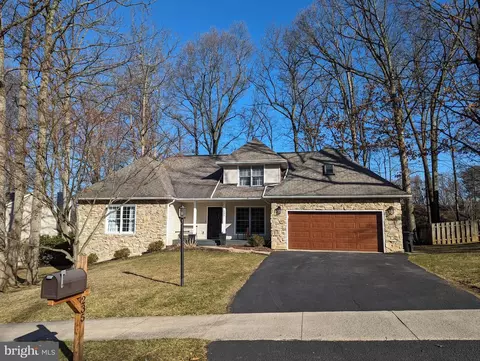 235 Leawood Ln, State College, PA 16803