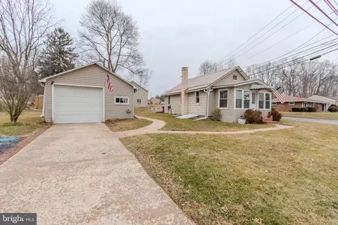 201 W Clearview Ave, State College, PA 16803