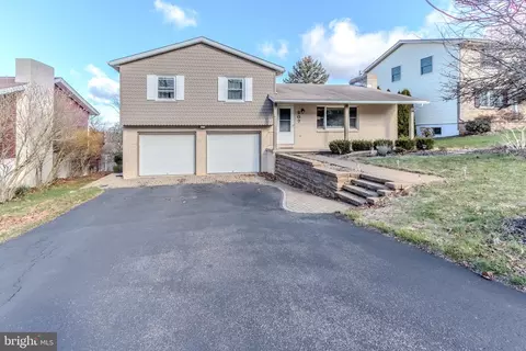 207 Homestead Ln, Boalsburg, PA 16827