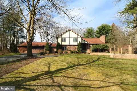1115 Woodberry Cir, State College, PA 16803