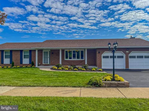 1335 Sandpiper Dr, State College, PA 16801
