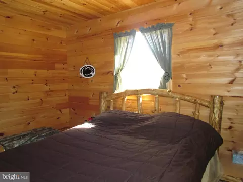 Bedroom - 285 E Snow, Shoe, PA 16874 photo 4 of 4