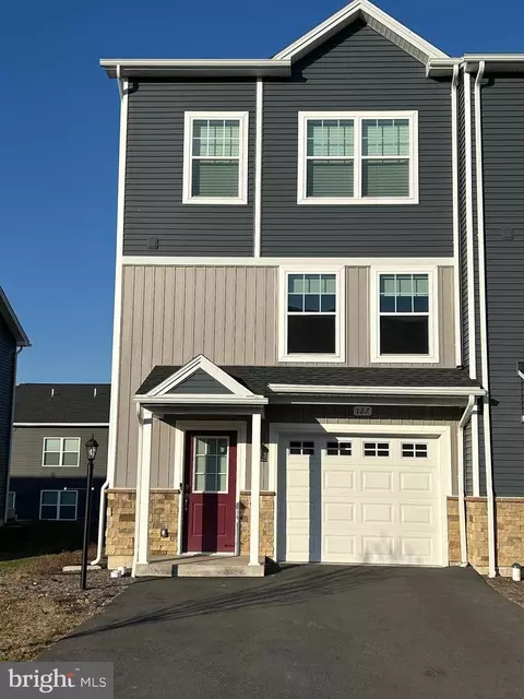 127 Veery Way, Port Matilda, PA 16870