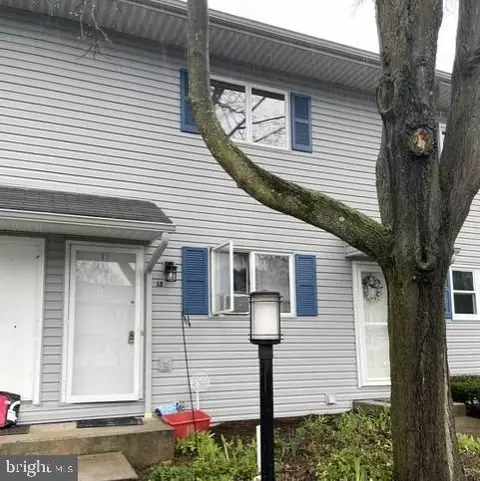 18 Fredericksburg Ct, State College, PA 16803