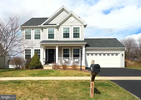 201 Hawknest Rd, State College, PA 16801