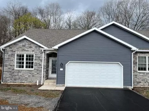 127 Bilberry Cir, Bellefonte, PA 16823
