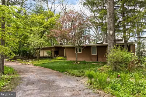 255 Twigs Ln, State College, PA 16801