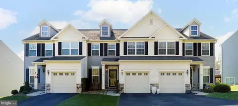 121 Kestrel Ln, Boalsburg, PA 16827