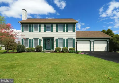 3085 Williamsburg Dr, State College, PA 16801