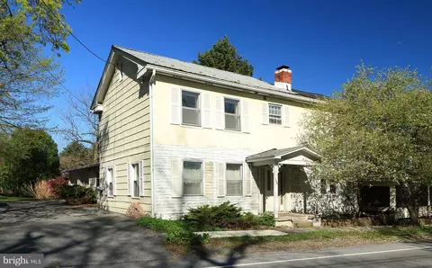 148 S Water St, Pine Grove Mills, PA 16868