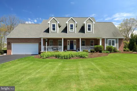 1424 Megan Dr, State College, PA 16803