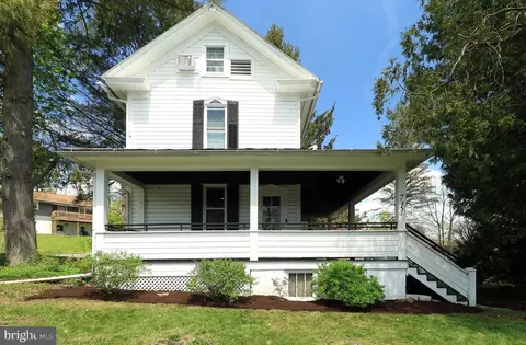 711 Elmwood St, State College, PA 16801