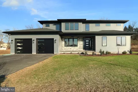 253 Farmhill Dr, State College, PA 16801