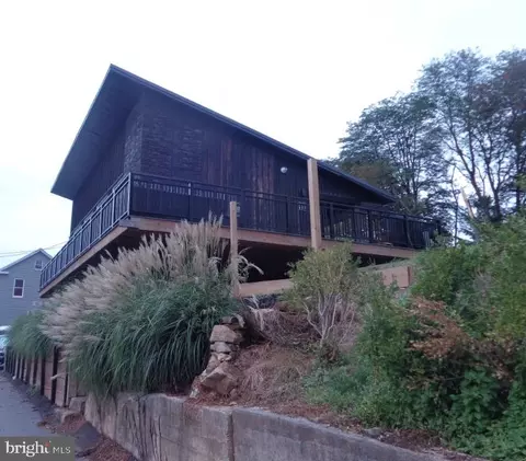 221 E Burrows St, Bellefonte, PA 16823