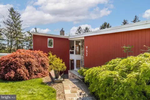 952 Robin Rd, State College, PA 16801