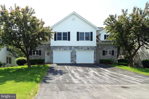 124 Washington Pl, State College, PA 16801