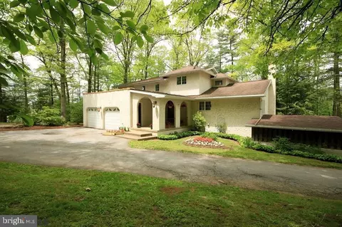 246 Raymonds Ln, Bellefonte, PA 16823