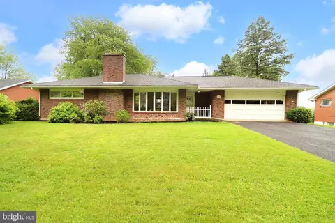 120 W Clearview Ave, State College, PA 16803