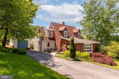 220 Mary St, Lemont, PA 16851