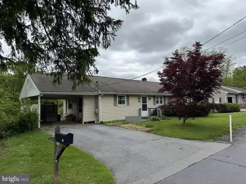 125 Rainlo St, State College, PA 16801
