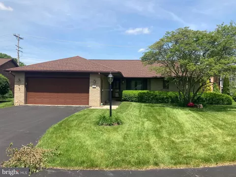 1245 Westerly Pkwy #47, State College, PA 16801